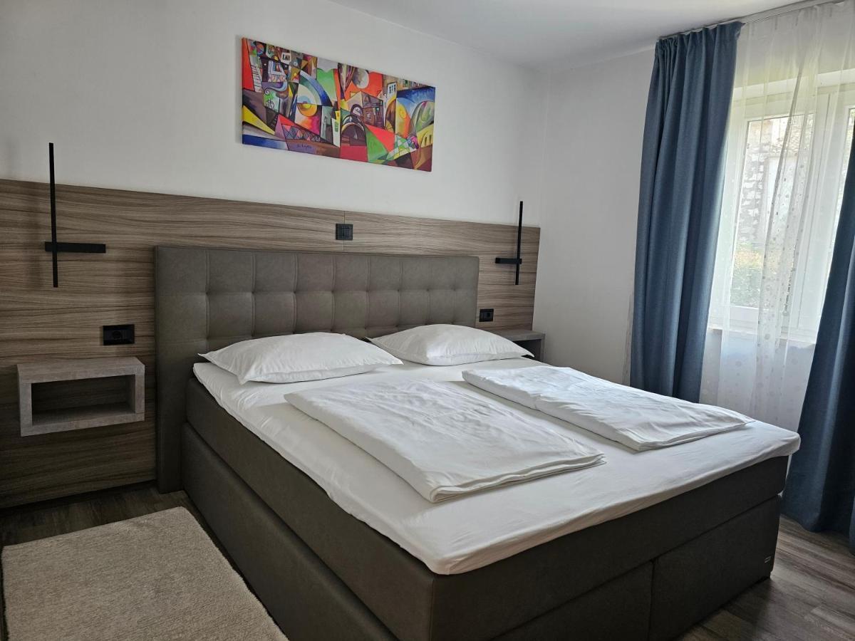 Premium Apartments Tade Funtana Esterno foto