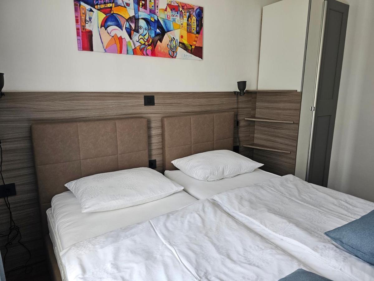 Premium Apartments Tade Funtana Esterno foto