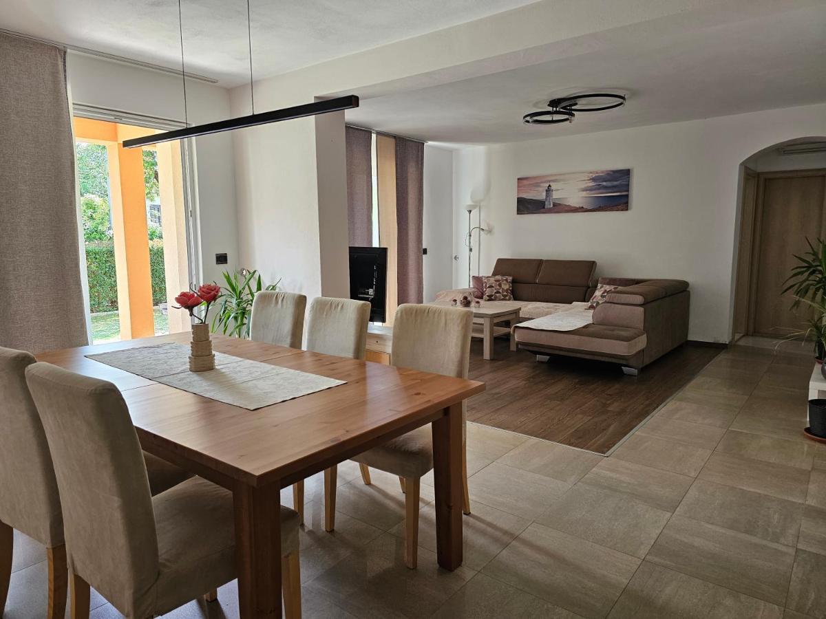 Premium Apartments Tade Funtana Esterno foto