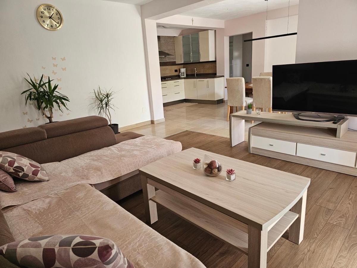 Premium Apartments Tade Funtana Esterno foto