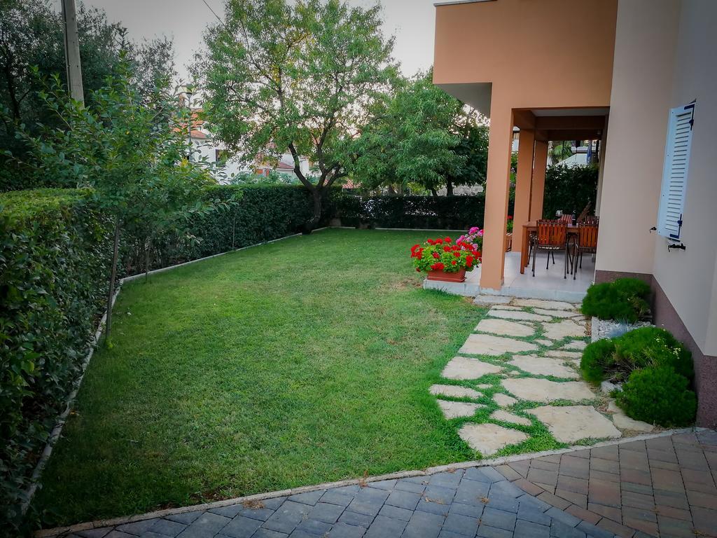 Premium Apartments Tade Funtana Esterno foto